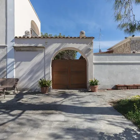 Masseria Sant'anna 4* باري